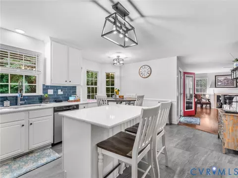 Kitchen - 12107 Point Trace Ct, Midlothian, VA 23112 photo 2 of 3