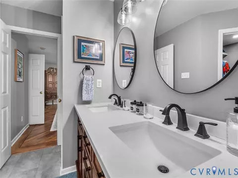 Bath - 12107 Point Trace Ct, Midlothian, VA 23112 photo 3 of 4