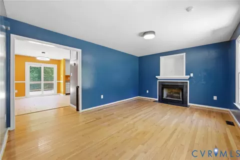 Living - 2512 Brookforest Rd, Midlothian, VA 23112 photo 3 of 4
