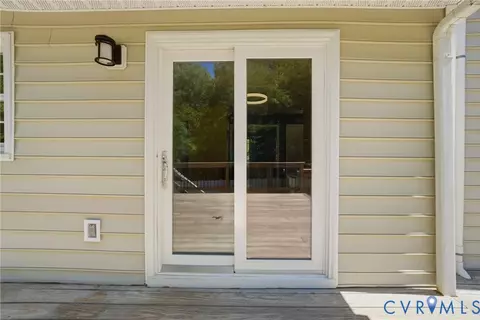 Exterior - 2512 Brookforest Rd, Midlothian, VA 23112 photo 5 of 10