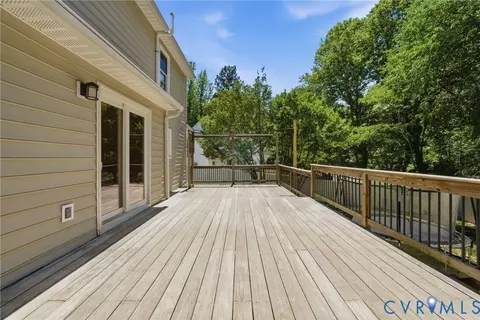 Exterior - 2512 Brookforest Rd, Midlothian, VA 23112 photo 7 of 10