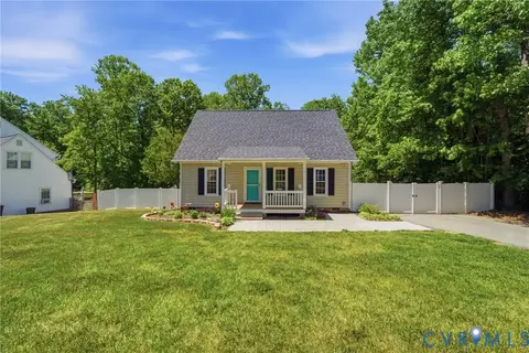 Exterior - 2512 Brookforest Rd, Midlothian, VA 23112 photo 2 of 10