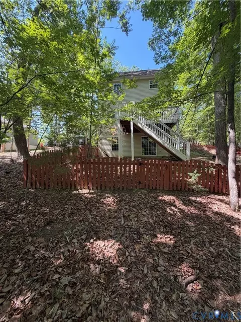 Exterior - 9 Austin Dr, Palmyra, VA 22963 photo 3 of 4