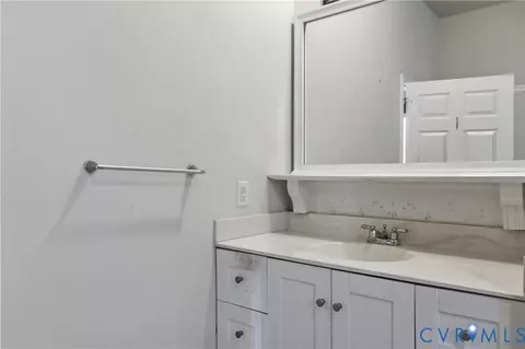 Bath - 3405 E Broad Rock Rd, Richmond, VA 23224 photo 3 of 4