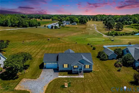1013 Ridge Rd, Callao, VA 22435