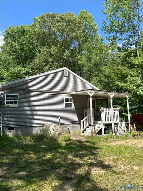 12001 Loftis Ln, Wilsons, VA 23894 photo 8