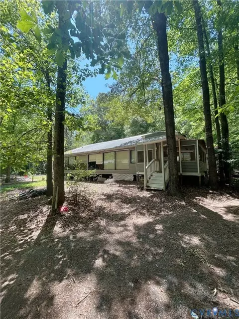 12001 Loftis Ln, Wilsons, VA 23894 photo 6