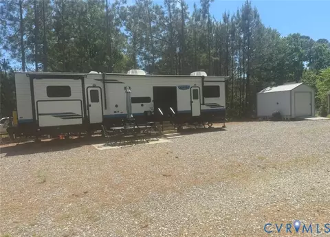 13 W Parker Rd, Reedville, VA 22539
