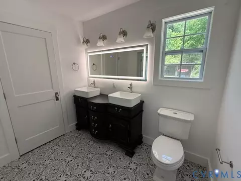 Bath - 1811 S Waterside Dr, Lanexa, VA 23089 photo 5 of 7