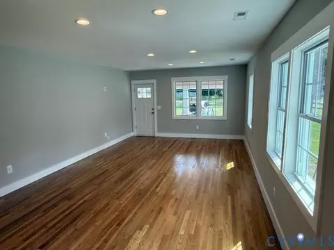 Living - 1811 S Waterside Dr, Lanexa, VA 23089 photo 4 of 4