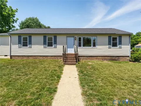 1001 Butternut Dr, Hopewell, VA 23860