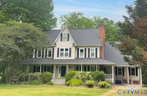 12439 N Oaks Dr, Ashland, VA 23005