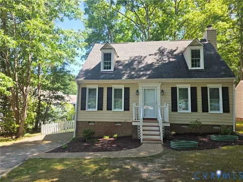 2001 Deer Meadow Ln, Midlothian, VA 23112