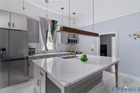 166 Wright Ave, Colonial Heights, VA 23834