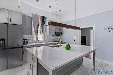 166 Wright Ave, Colonial Heights, VA 23834