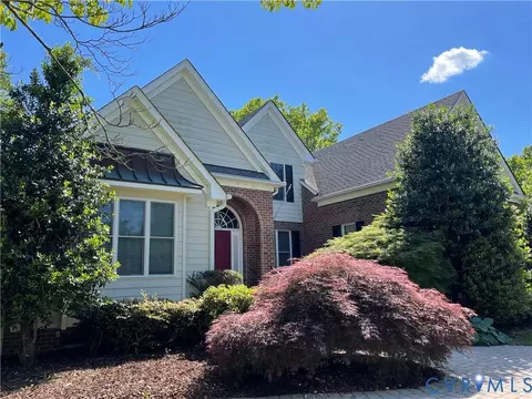 2872 E Point Dr, Chesapeake, VA 23321 photo 2