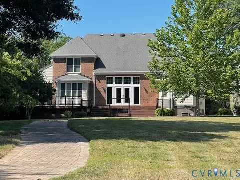 2872 E Point Dr, Chesapeake, VA 23321 photo 3