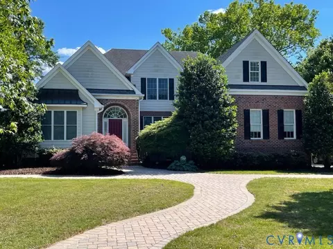 2872 E Point Dr, Chesapeake, VA 23321