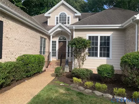 Exterior - 2907 Sweetspire Rdg, Midlothian, VA 23113 photo 2 of 4