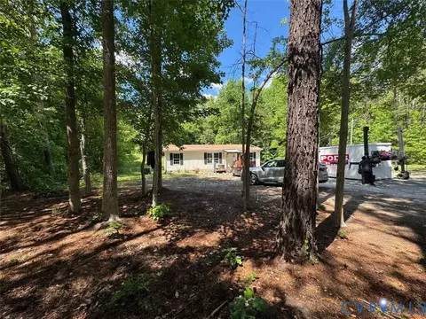 22560 Genito Rd, Amelia Court House, VA 23002