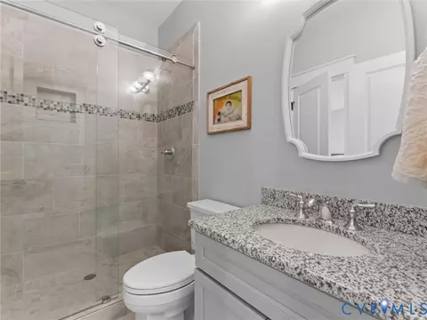Bath - 1925 Limbeck Ln, Midlothian, VA 23112 photo 8 of 9
