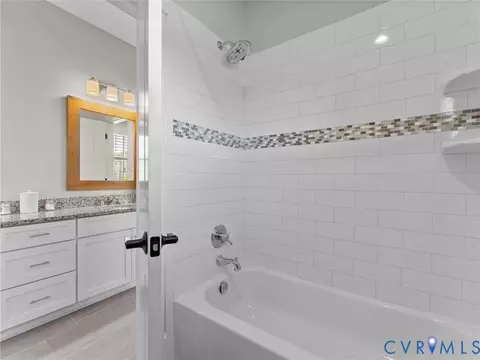 Bath - 1925 Limbeck Ln, Midlothian, VA 23112 photo 7 of 9
