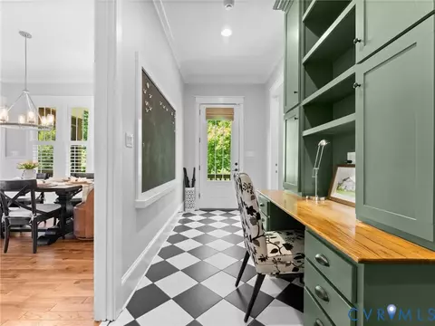 Entry Way - 1925 Limbeck Ln, Midlothian, VA 23112 photo 7 of 15