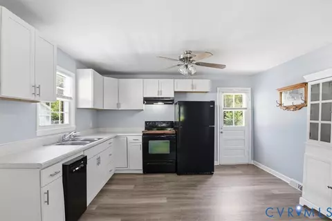 Kitchen - 15503 Eppes Rd, Dewitt, VA 23840 photo 1 of 3