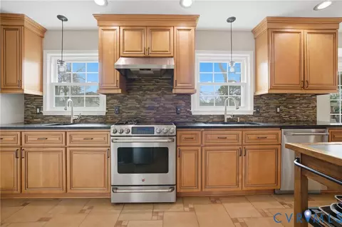 Kitchen - 208 Shifting Log Dr, Hampton, VA 23669 photo 1 of 3