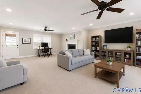 Living - 208 Shifting Log Dr, Hampton, VA 23669 photo 1 of 1