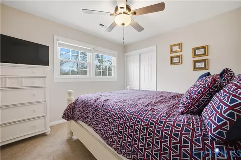 Bedroom - 208 Shifting Log Dr, Hampton, VA 23669 photo 4 of 5