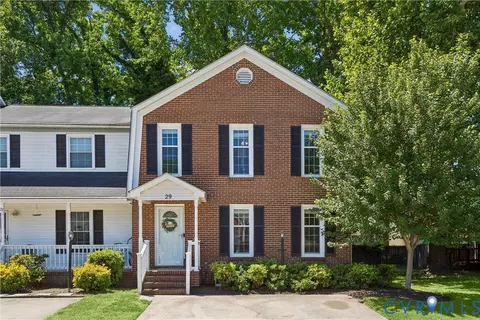 29 W Wainwright Dr, Poquoson, VA 23662