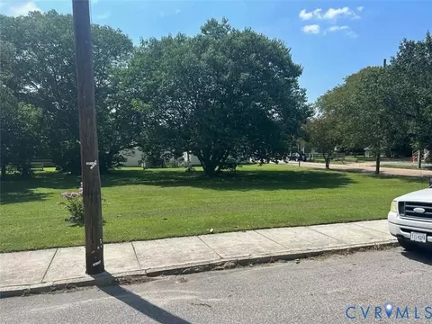 502 Grove Ave, Petersburg, VA 23803