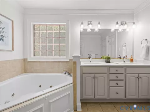 Bath - 210 E Brook Run Dr, Richmond, VA 23238 photo 3 of 5