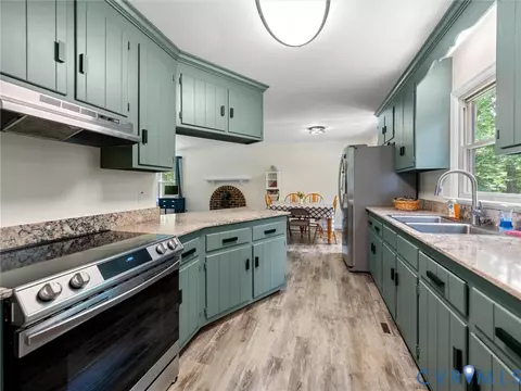 Kitchen - 4616 Paynes Mill Rd, Bumpass, VA 23024 photo 3 of 4