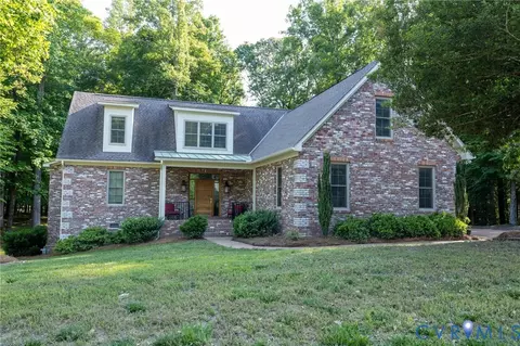 7327 Crush Ct, New Kent, VA 23124