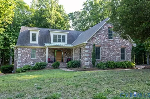 7327 Crush Ct, New Kent, VA 23124