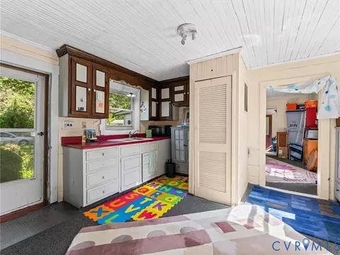 Entry Way - 265 Signboard Rd, Bumpass, VA 23024 photo 3 of 6