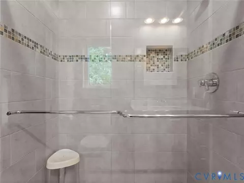 Bath - 3601 Leonards Ln, Sutherland, VA 23885 photo 6 of 12