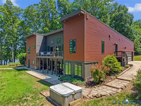 Exterior - 3601 Leonards Ln, Sutherland, VA 23885 photo 6 of 10