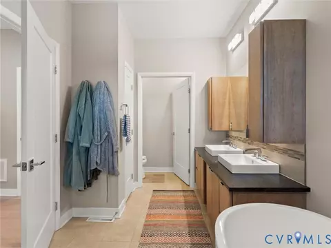 Bath - 3601 Leonards Ln, Sutherland, VA 23885 photo 1 of 12
