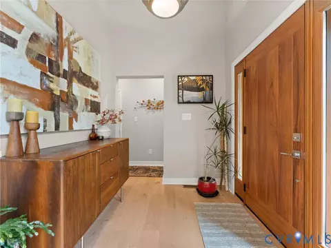 Entry Way - 3601 Leonards Ln, Sutherland, VA 23885 photo 2 of 7