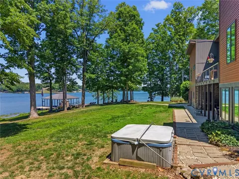 Exterior - 3601 Leonards Ln, Sutherland, VA 23885 photo 8 of 10