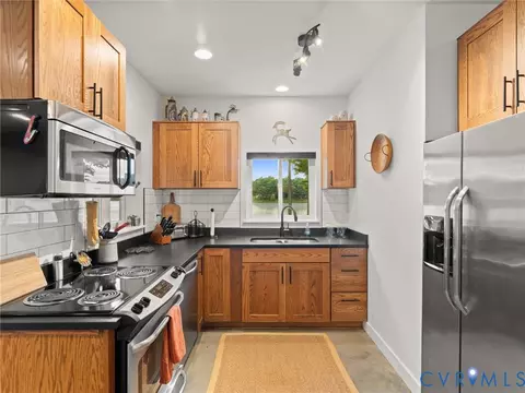 Kitchen - 3601 Leonards Ln, Sutherland, VA 23885 photo 13 of 15