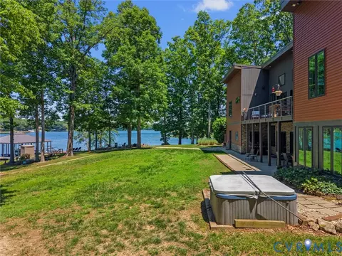 Exterior - 3601 Leonards Ln, Sutherland, VA 23885 photo 7 of 10