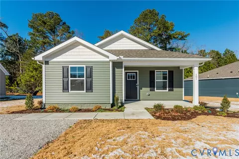 99 Byway Cir, Kilmarnock, VA 22482