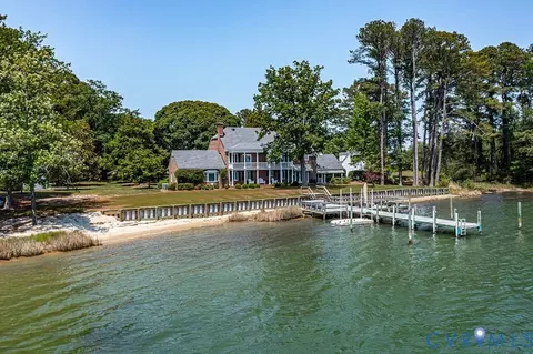 430 Harveys Neck Rd, Heathsville, VA 22473