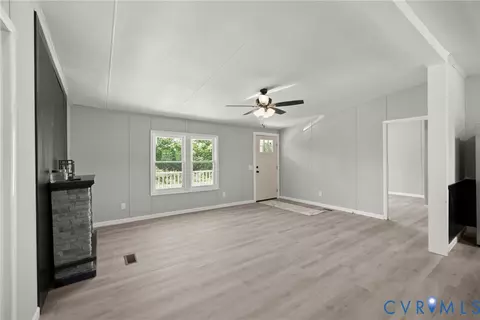 Living - 1472 Twenty Two Rd, Pamplin, VA 23958 photo 3 of 3