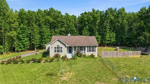 194 Summers Landing Ln, Louisa, VA 23093