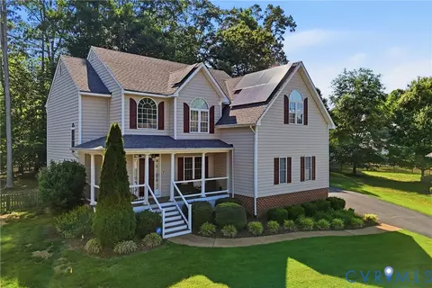 11807 Longfellow Dr, Midlothian, VA 23112